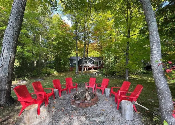 Dawson Loop Inn 3Br Lakefront Chalet Style Cottage